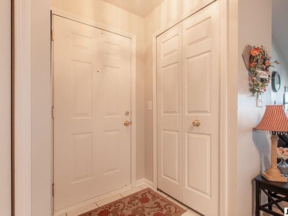 5th image of 787 W Barrington Cir