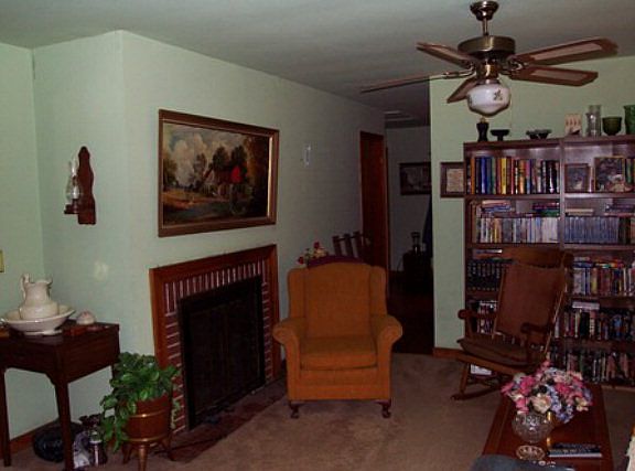 5th image of 142 Sunset Ln