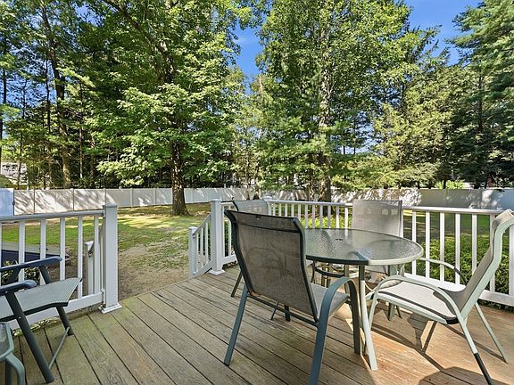 4th image of 65 Shannon Ln