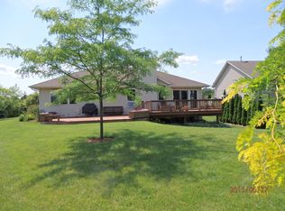 1353 Pinecone Rdg, Racine, WI 53406