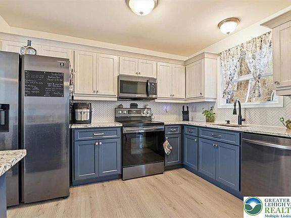 2nd image of 102 Longshore Cir