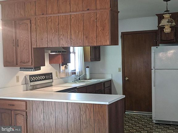 4th image of 5934 Cumberland Dr