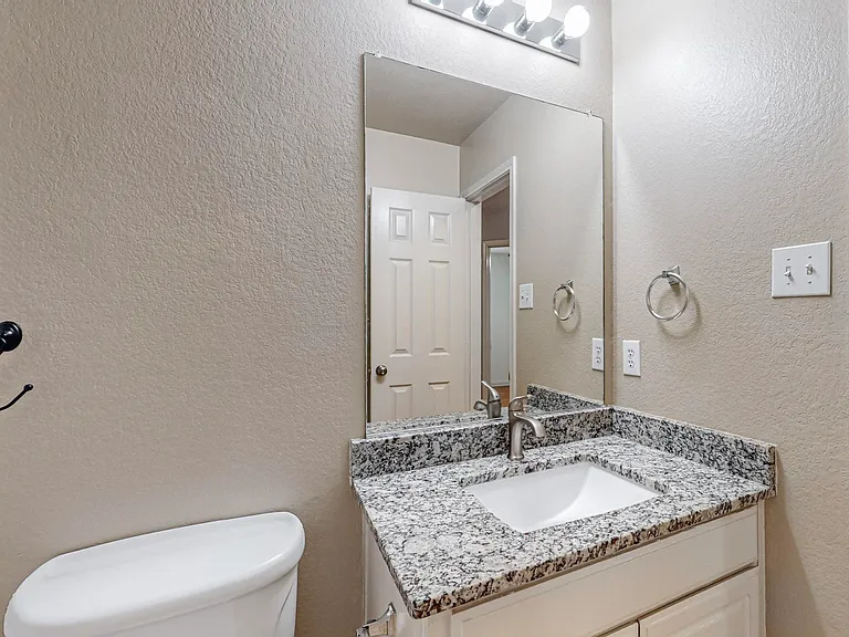 11501 Lauren Way — Photo 22