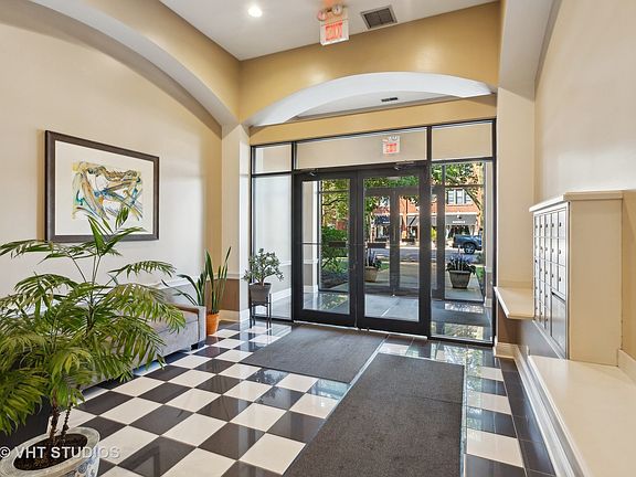 2nd image of 1319 Chicago Ave APT 302