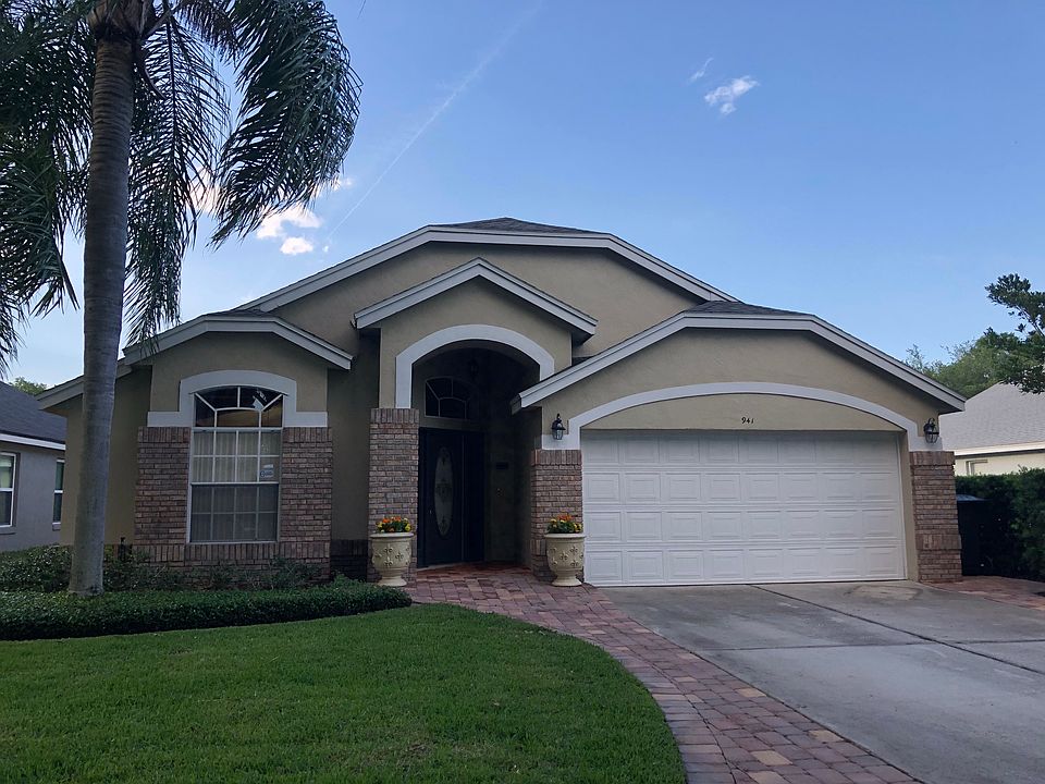 1st image of 941 N Lake Claire Cir