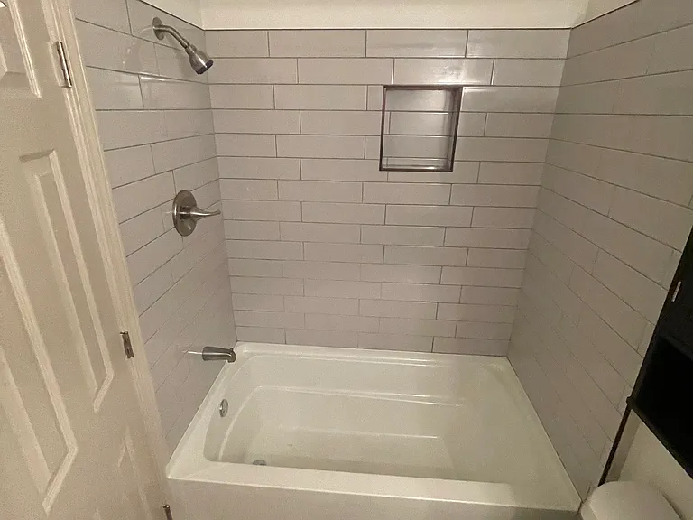 1085 Oakland Ave SE #B — Photo 9