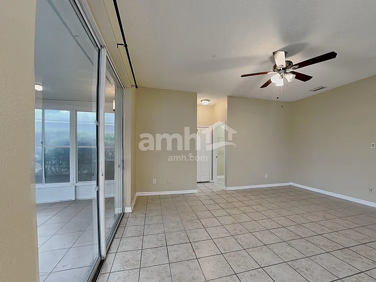 1226 Loretto Cir — Photo 5
