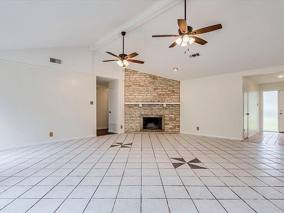 4th image of 10007 Rocking Horse Rd
