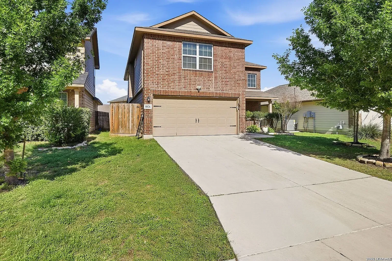 3 bed, 2.5 bath, 2241 sqft, $2,150 — Photo 2