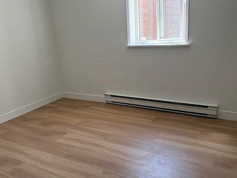 311 Leroy St — Photo 11