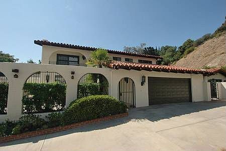 3rd image of 8321 Skyline Dr