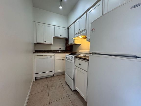 4th image of 368 S Atlantic Ave APT 7