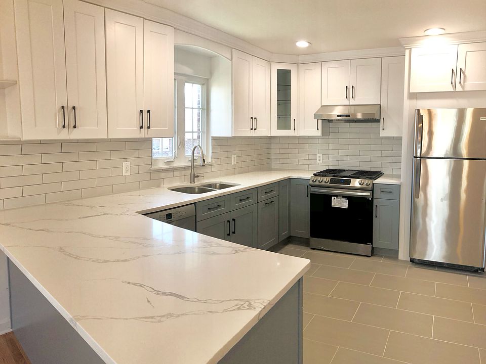 1st image of 1428 Anderson Ave Floor 2