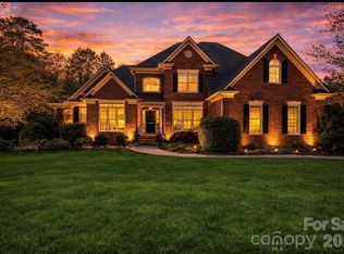 2110 Highland Forest Dr, Waxhaw, NC 28173
