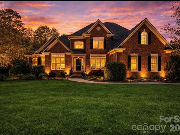 2110 Highland Forest Dr, Waxhaw, NC 28173