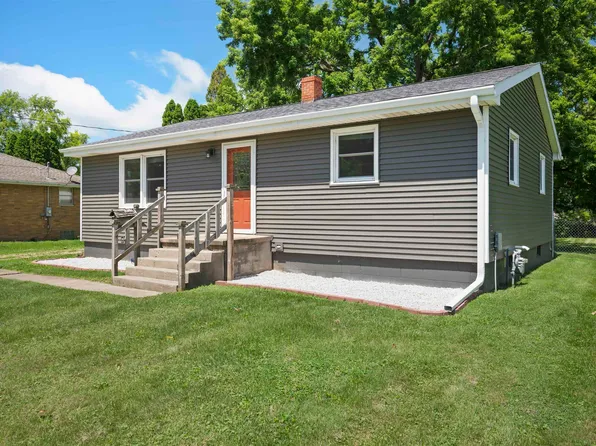 208 E Agard St, Wyoming, IL 61491