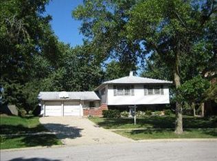 1580 Edgefield Ln, Hoffman Estates, IL 60169