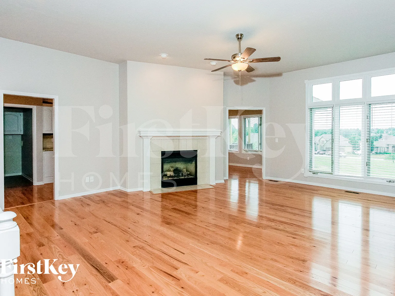 3 bed, 2.5 bath, 3626 sqft, $2,800 — Photo 2