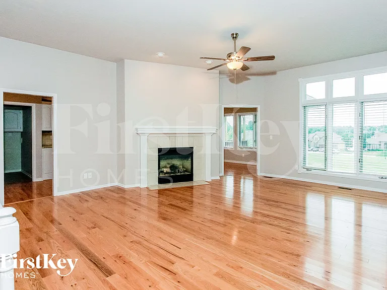 15541 Pine Rdg — Photo 2