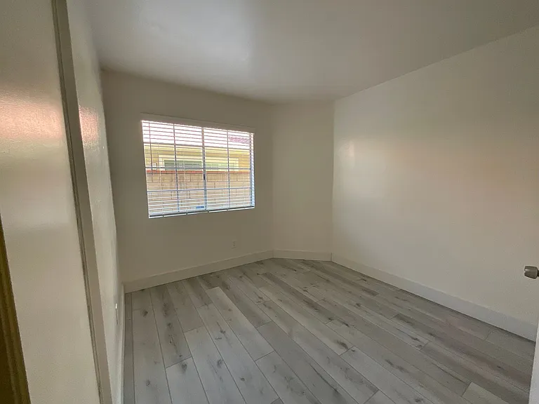 15345 Murray Ave — Photo 22