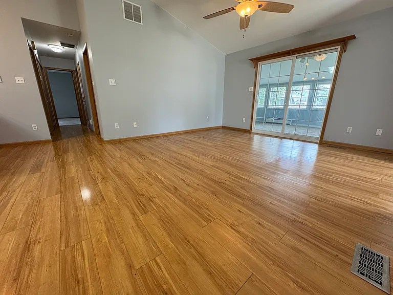 326 Brown Ct — Photo 21