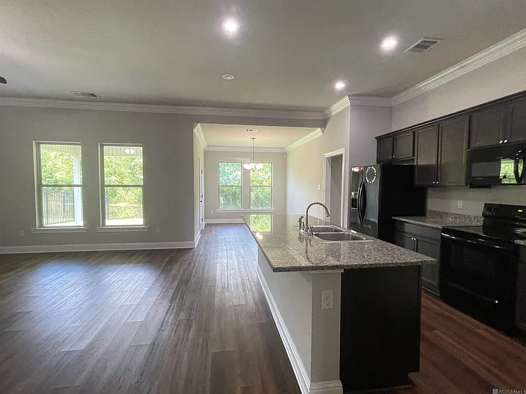 1303 Hickory Creek Dr — Photo 10