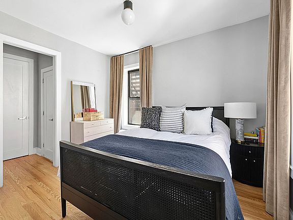 5th image of 87 Barrow St APT 5g