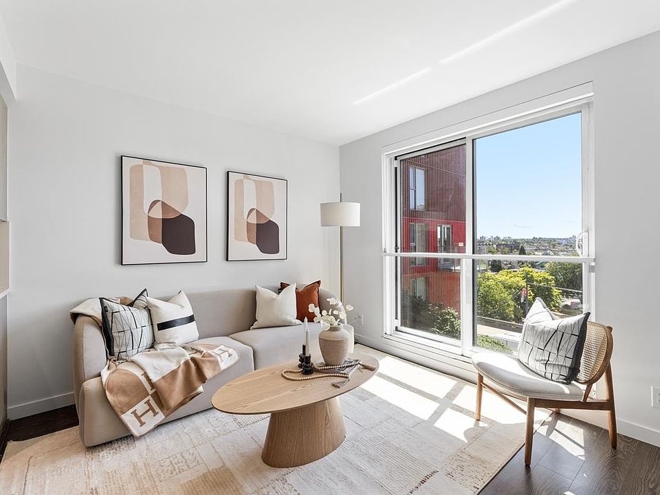 1st image of 955 Hastings St E #562