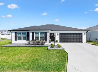 7427 Munday Ln, Okahumpka, FL 34762