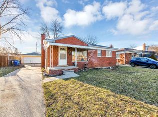 24215 Prairie Ln, Warren, MI 48089