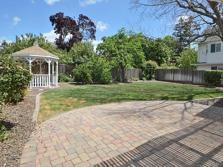 3471 Windsor Ct — Photo 23