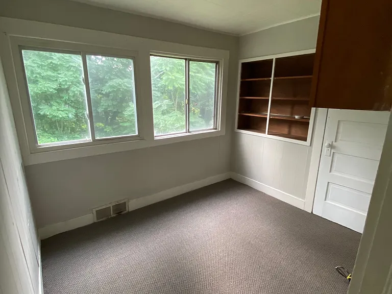1213 McCullough St — Photo 5