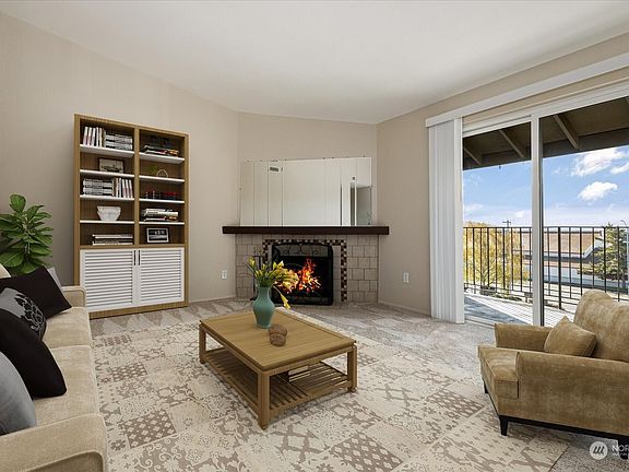 4th image of 270 SE Barrington Drive #B-303