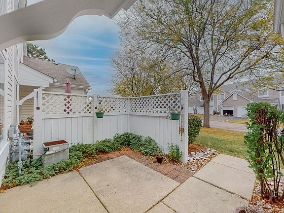2nd image of 437 Thomas Jefferson Ct