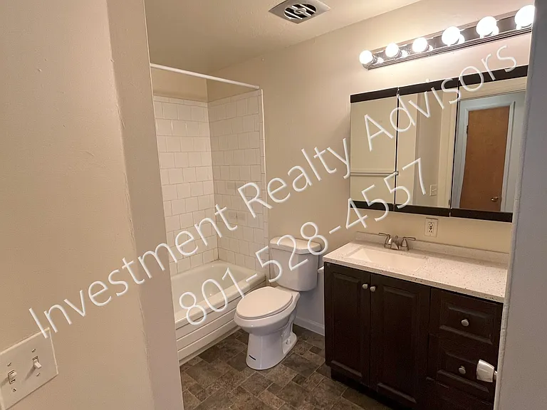 40297177_IMG_4458 watermark_12192024