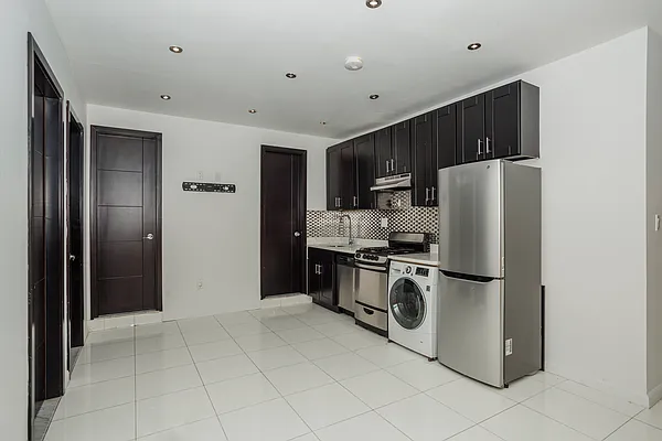 Rented by Blip LLC | media 29