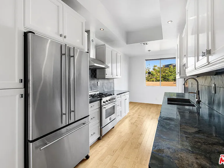 11628 Montana Ave #206 — Photo 14
