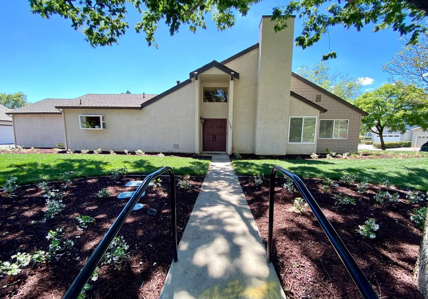 15043 Shasta Ln photo 1