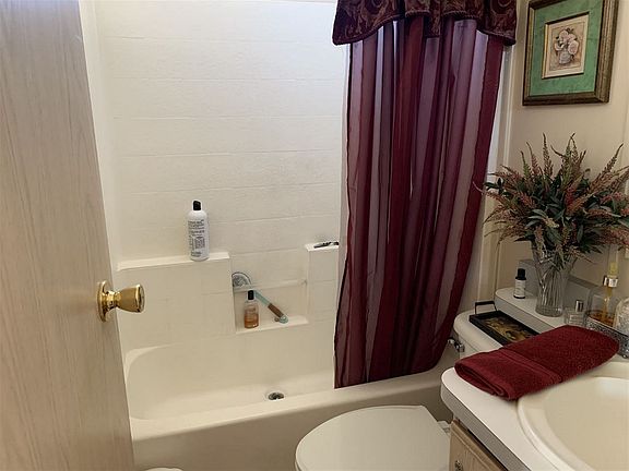 4th image of 13584 E 44th Dr