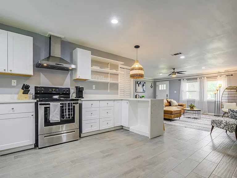 541 Circle Dr — Photo 8