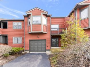 102 Clark Cir, Raritan Twp., NJ 08822