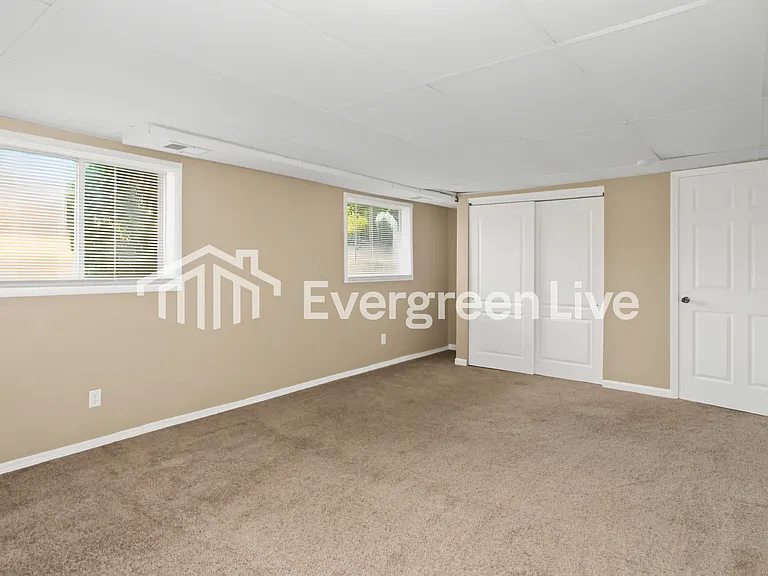 8507 New Field Cir — Photo 5