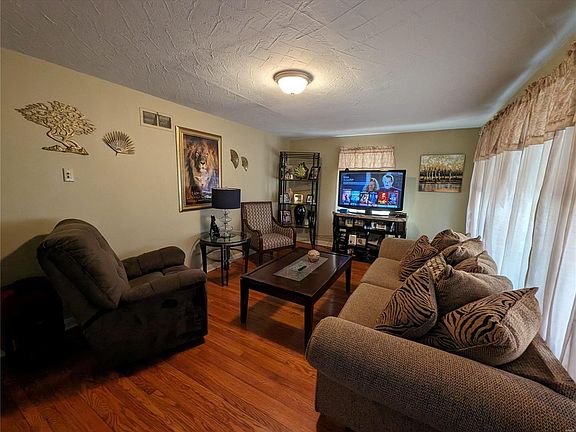 4th image of 2028 Stillwater Dr