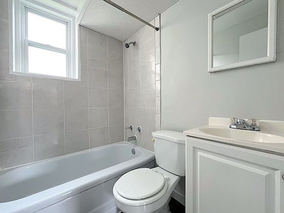 5th image of 15 Linda Dr APT 1