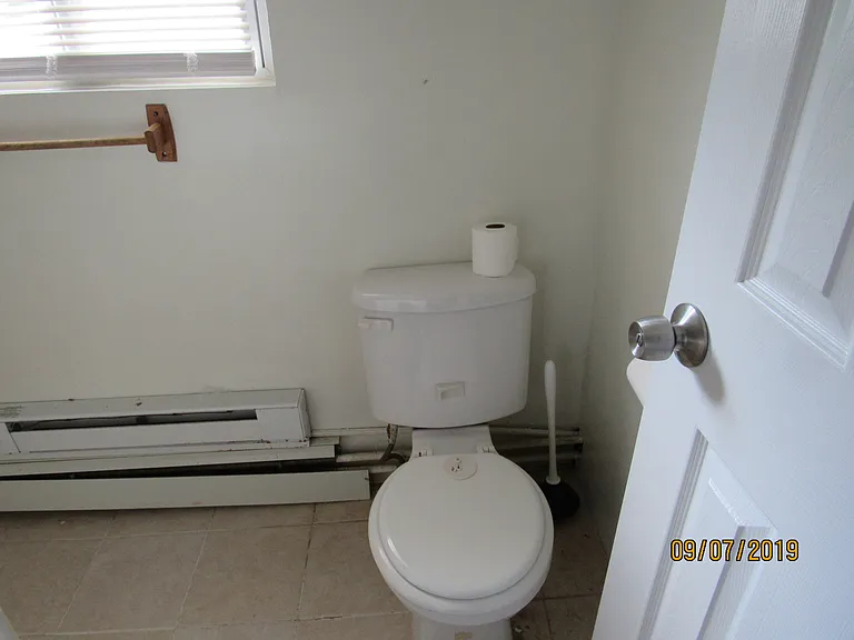 524 1/2 S 1st St #2 — Photo 11