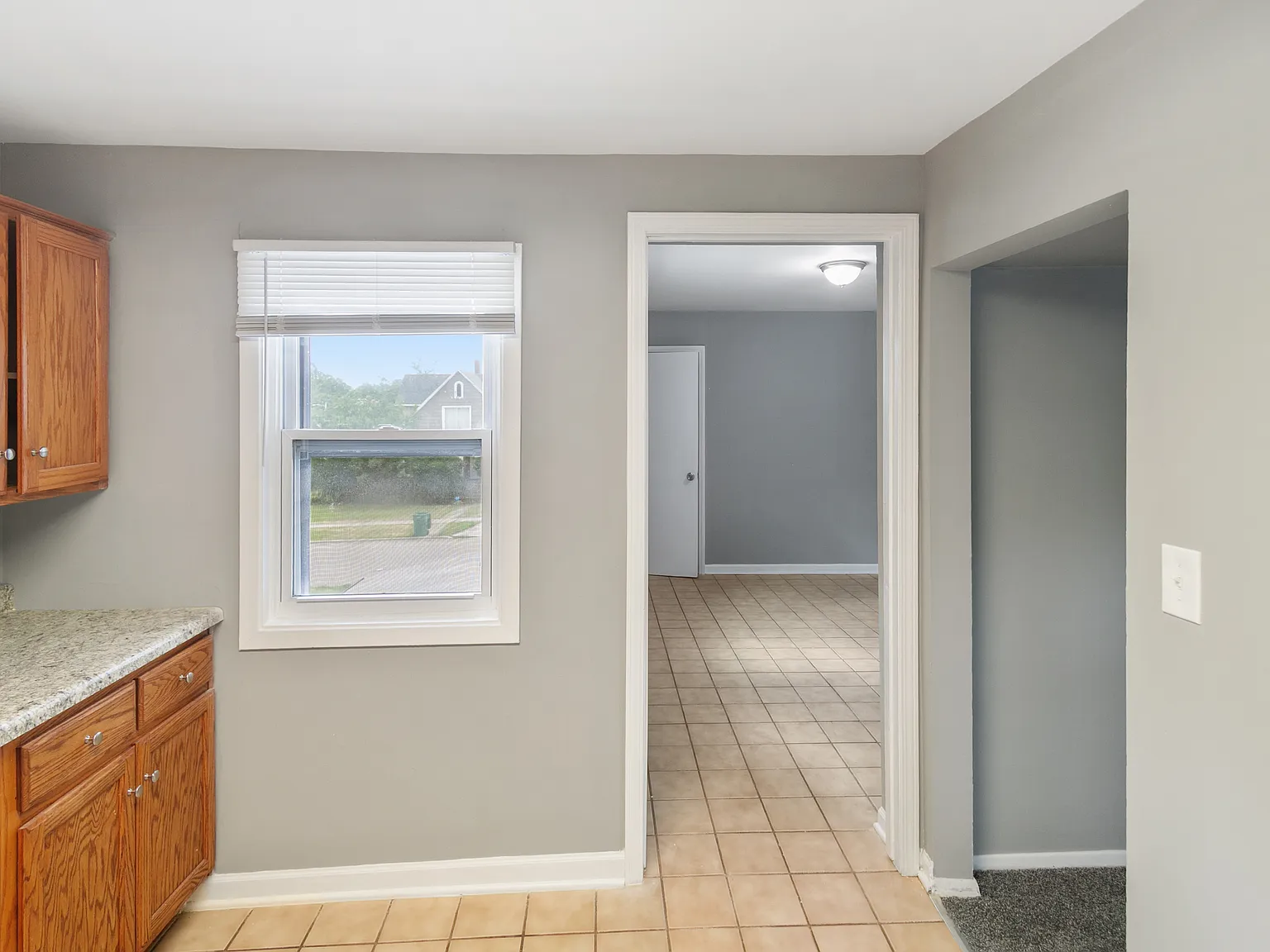 2 bed, 990 sqft, $1,525 — Photo 4