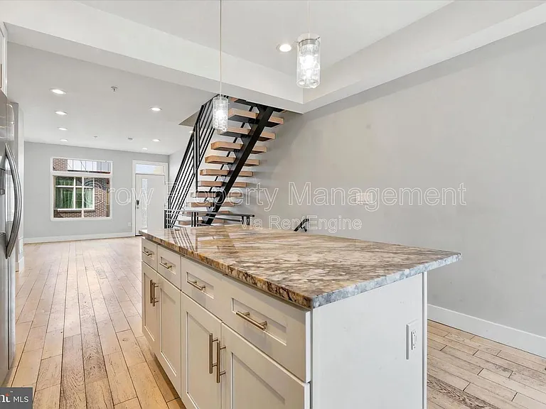 1730 Ingersoll St — Photo 7