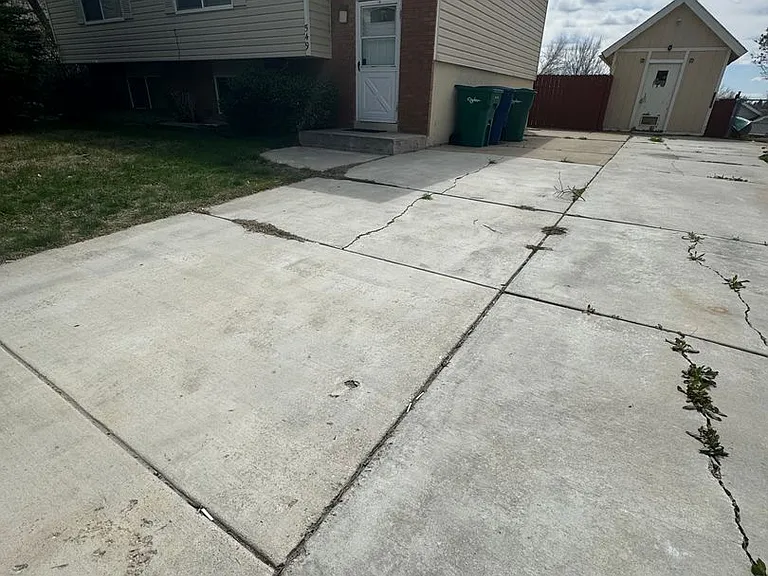 549 E 575 N — Photo 1
