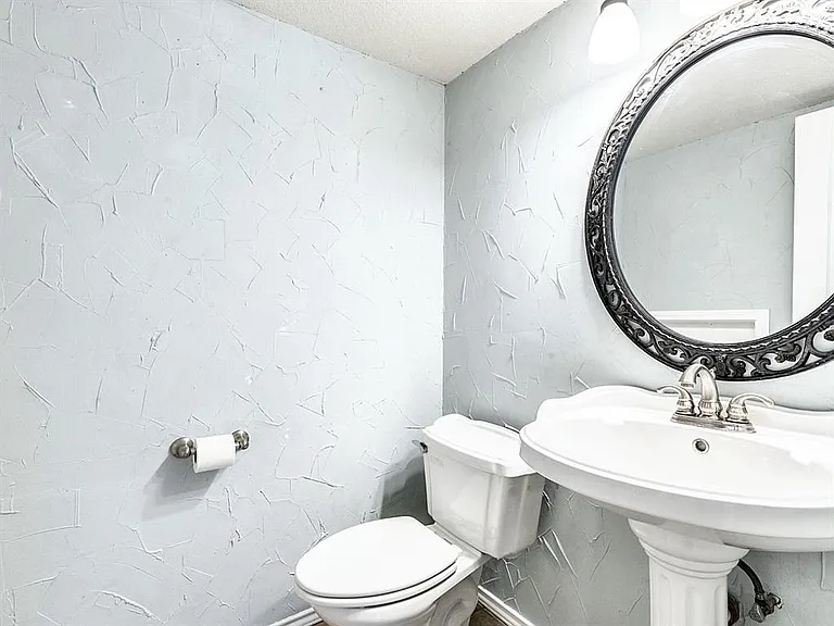 901 Glass Dr #A — Photo 10