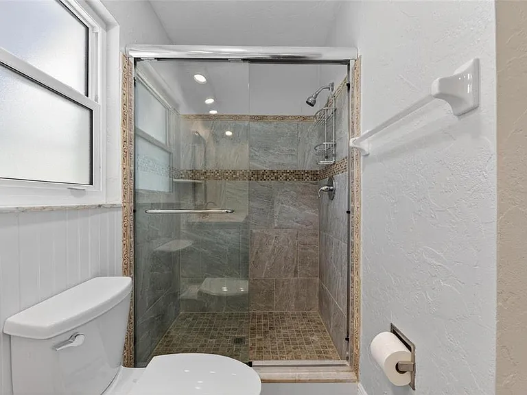 6305 Cottonwood Ln — Photo 38